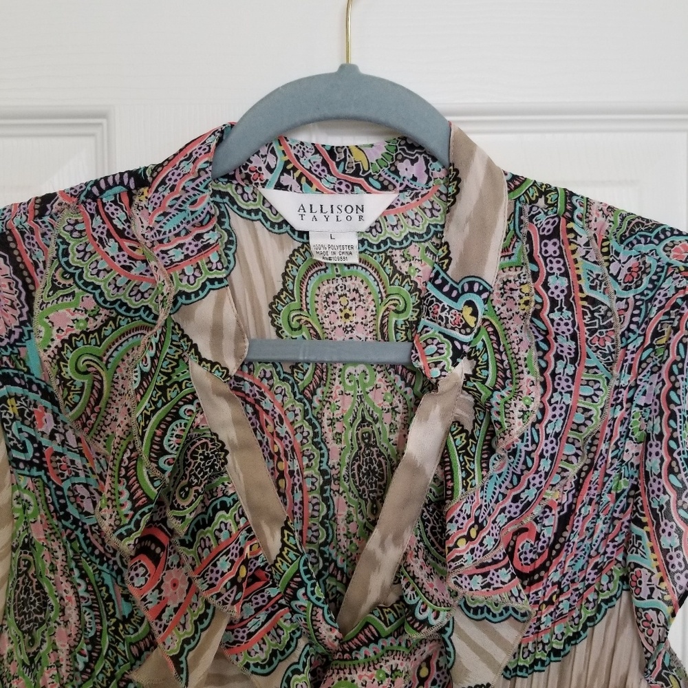Like New Sleeveless Ruffle Blouse